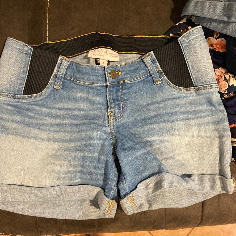 Maternity shorts